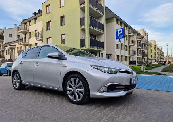 Toyota Auris cena 51900 przebieg: 130000, rok produkcji 2015 z Kraków małe 631